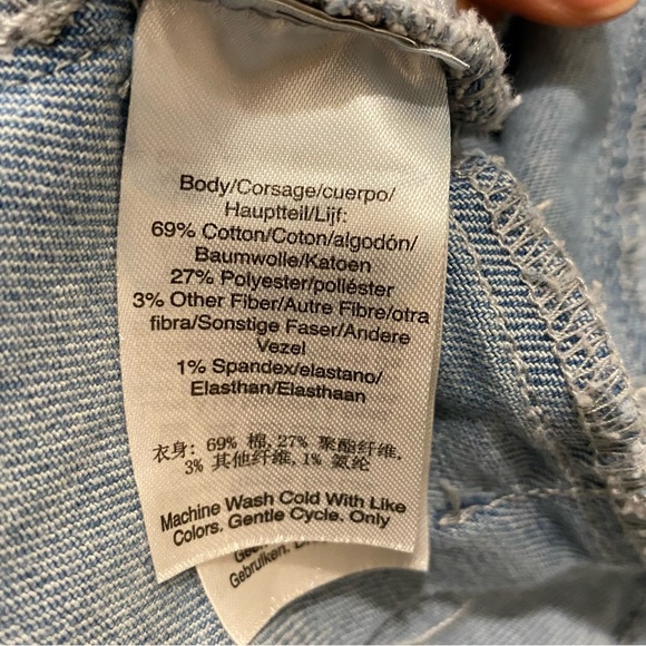 DKNY Light Wash Peplum Denim Jacket Size Small Flirty Date Night Casual Stretchy - Picture 13 of 17